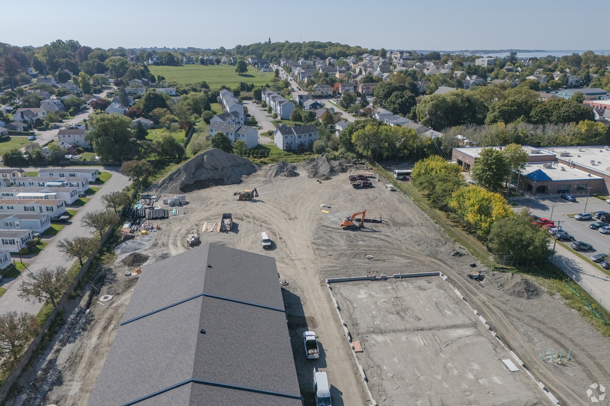 300 Coddington Hwy, Middletown, RI for lease Primary Photo- Image 1 of 3