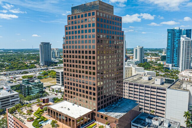 Plus de détails pour 110 SE 6th St, Fort Lauderdale, FL - Coworking à louer