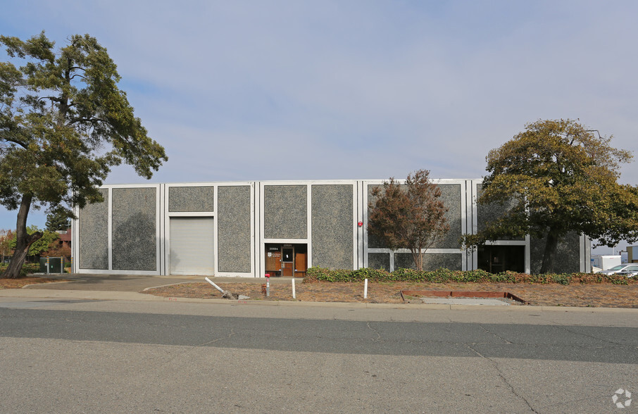 20684-20698 Corsair Blvd, Hayward, CA for lease - Building Photo - Image 2 of 3