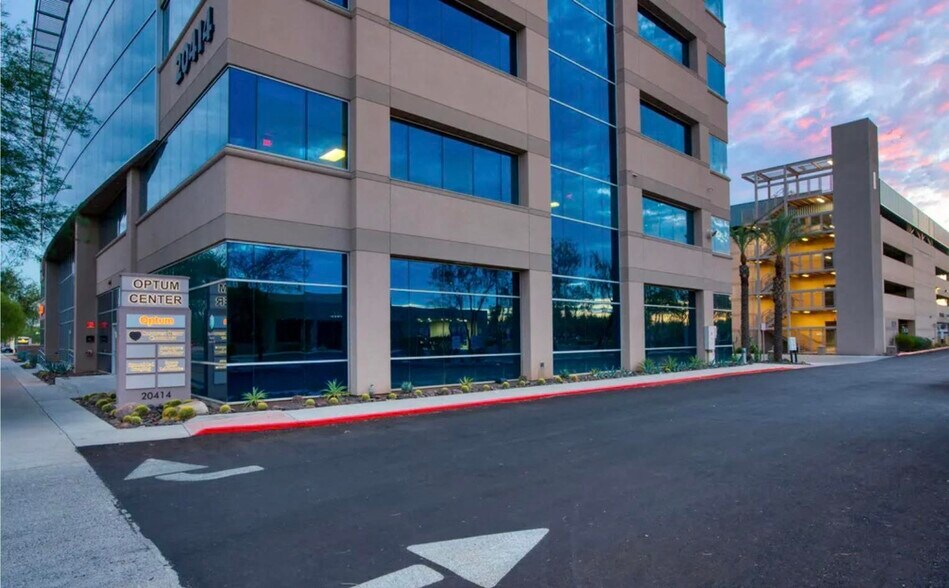 20414 N 27th Ave, Phoenix, AZ à louer - Photo du bâtiment - Image 3 de 33