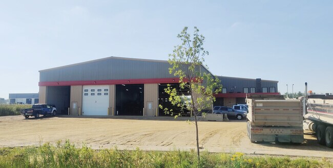 Plus de détails pour 360 Falconer Cres, Fort McMurray, AB - Industriel à vendre