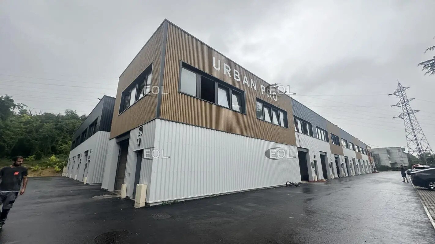 Flex in Neuilly-Plaisance for lease Building Photo- Image 1 of 15