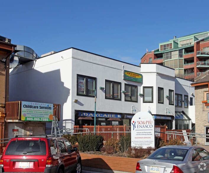 140 Woodbridge Ave, Vaughan, ON à louer - Photo du bâtiment - Image 3 de 5