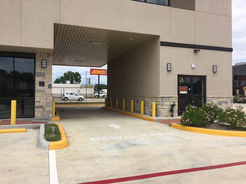 701 Pin Oak Rd, Katy, TX à louer - Photo du bâtiment - Image 2 de 25