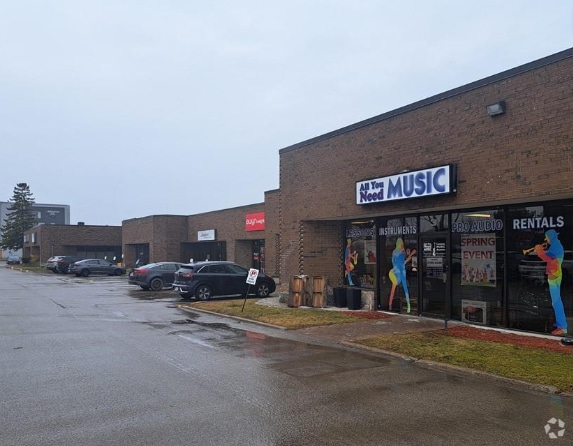 555 California Ave, Brockville, ON for lease - Building Photo - Image 3 of 7