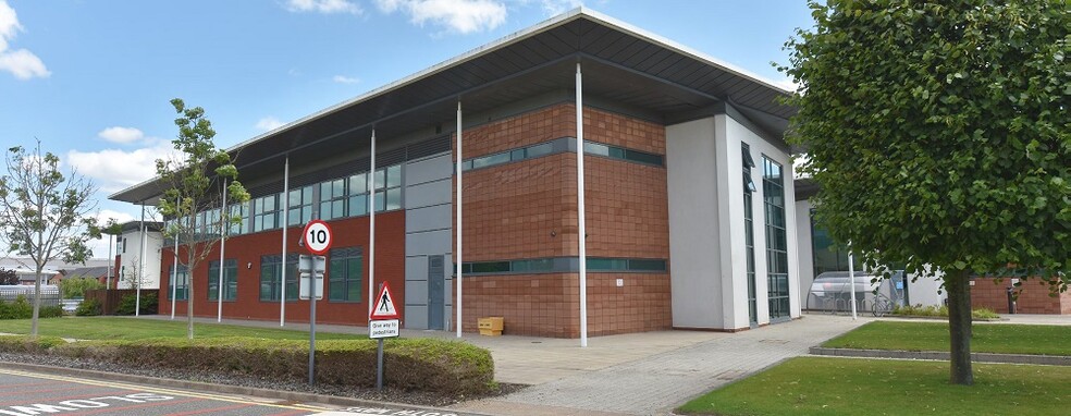 Lingley Green Ave, Warrington for lease - Building Photo - Image 2 of 7