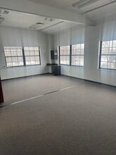 599 W Bagley Rd, Berea, OH for lease Interior Photo- Image 2 of 4