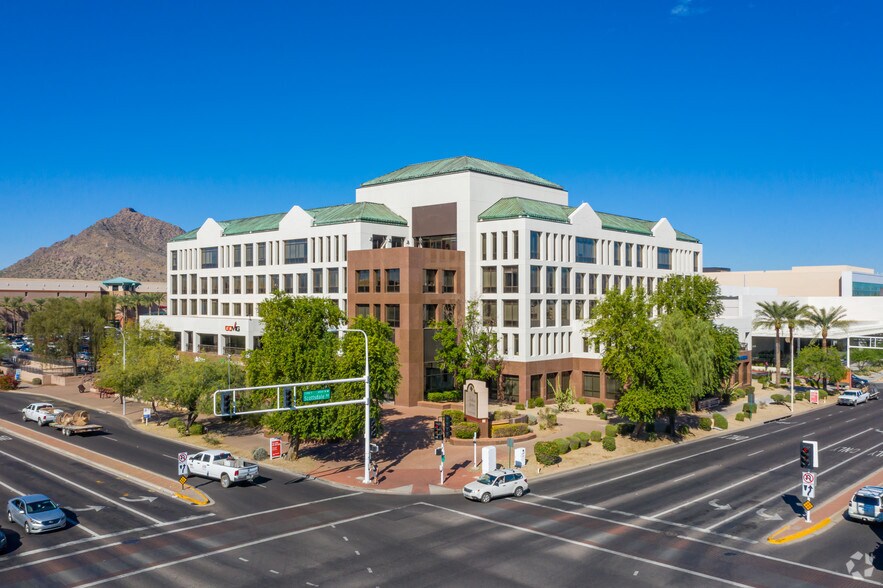 7150 E Camelback Rd, Scottsdale, AZ à louer - Photo du bâtiment - Image 1 de 16