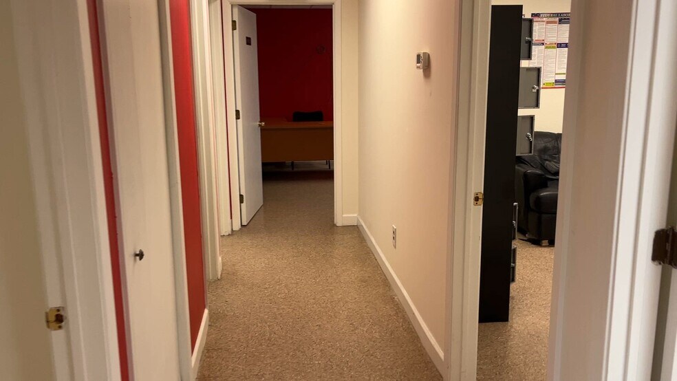 513 Hertzog Blvd, King Of Prussia, PA à louer - Vidéo sur l’inscription commerciale - Image 3 de 8