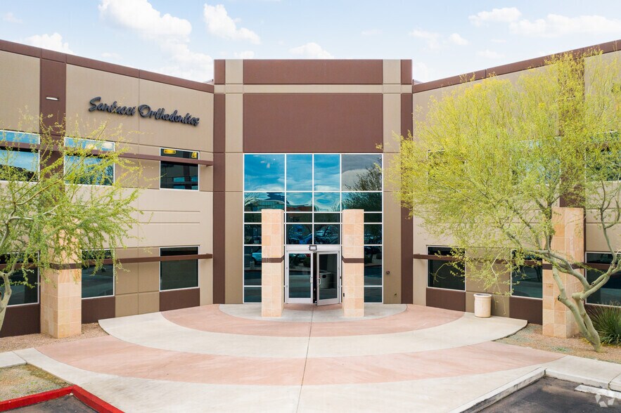 7010 E Chauncey Ln, Phoenix, AZ à vendre - Photo du bâtiment - Image 2 de 29