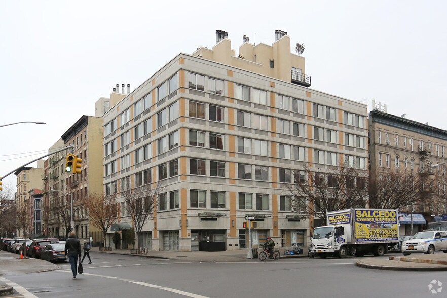 381 Lenox Ave, New York, NY for lease - Building Photo - Image 2 of 7