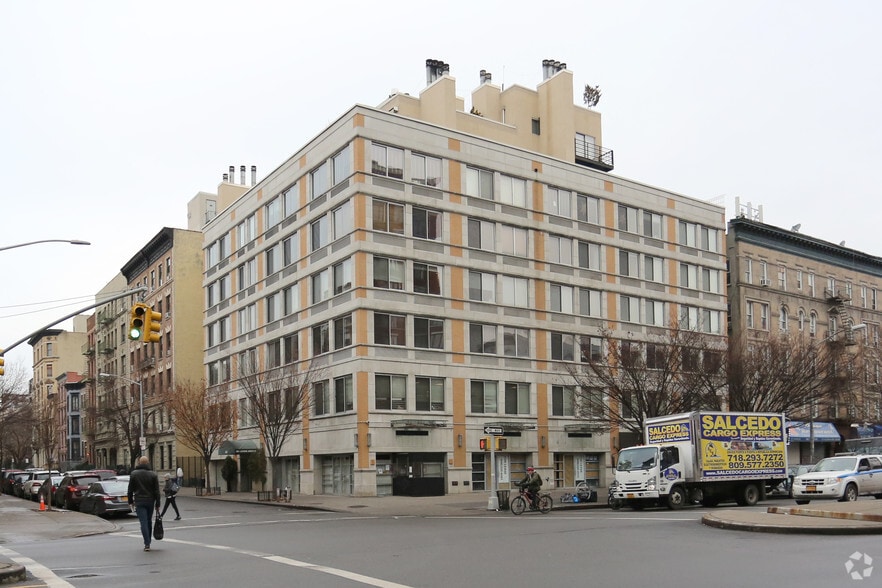 381 Lenox Ave, New York, NY à louer - Photo du bâtiment - Image 2 de 7