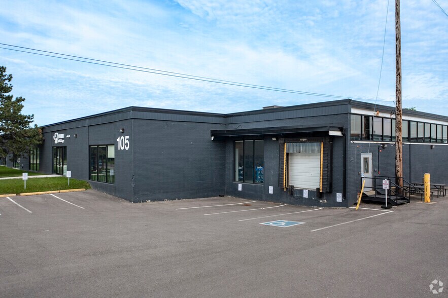 105-123 Bentworth Ave, Toronto, ON à louer - Photo du bâtiment - Image 2 de 5