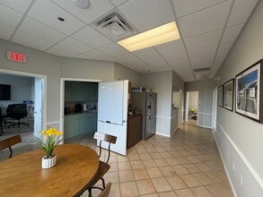 8200 College Pky, Fort Myers, FL for lease Interior Photo- Image 2 of 6