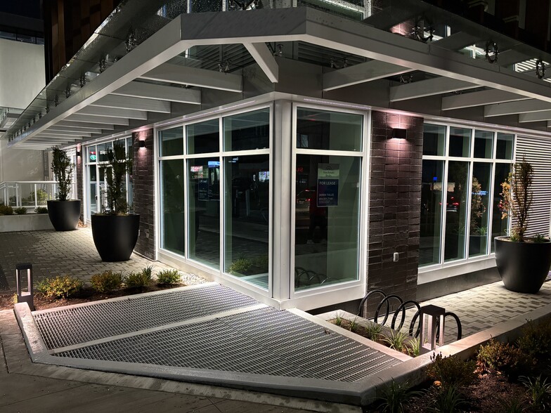 1030 Ridgeway Av, Coquitlam, BC for lease - Building Photo - Image 3 of 8