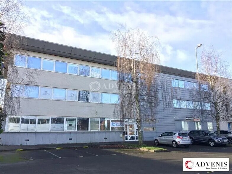 Office in Loos for lease - Building Photo - Image 1 of 6