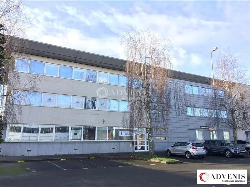 Office in Loos for lease Building Photo- Image 1 of 7