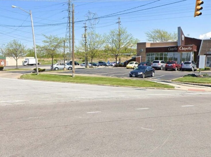 7861 Reynolds Rd, Mentor, OH à vendre - Photo du bâtiment - Image 2 de 2