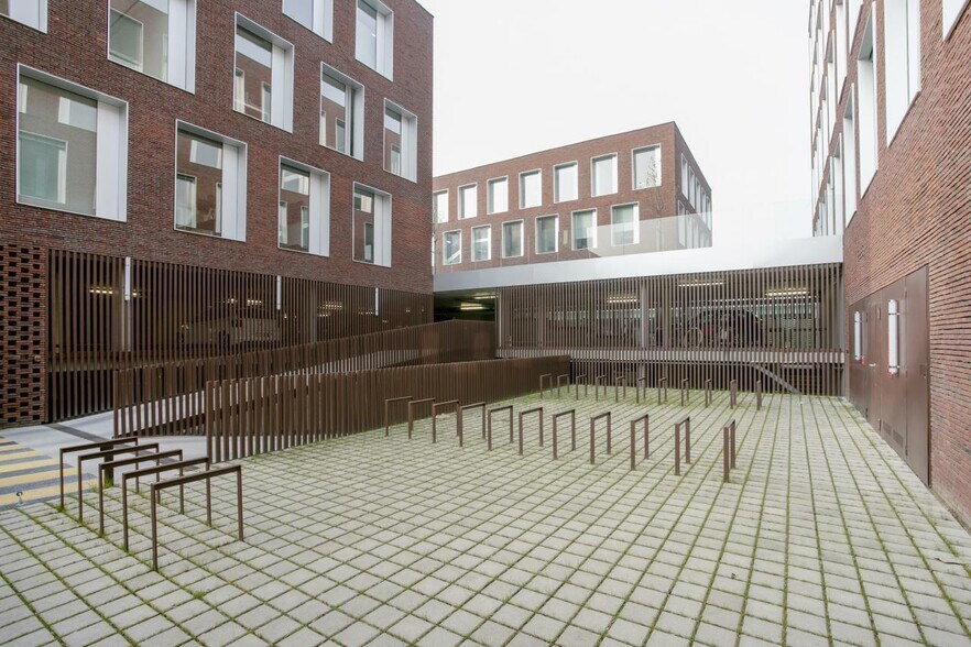82 Rue Winston Churchill, Lille à louer - Photo du bâtiment - Image 3 de 16