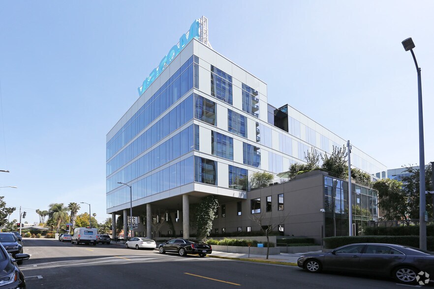 1575 N Gower St, Los Angeles, CA à louer - Photo du bâtiment - Image 3 de 6