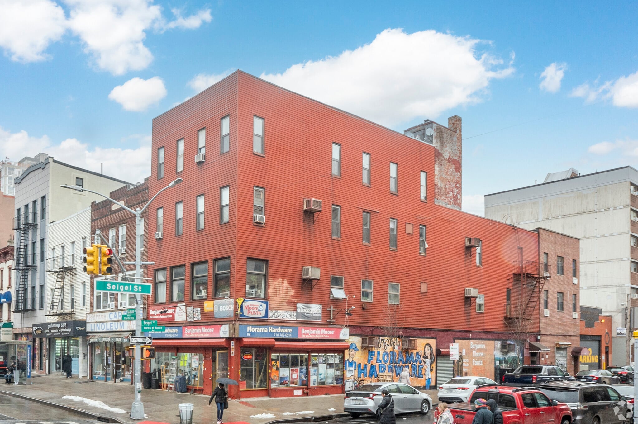 98 Graham Ave, Brooklyn, NY for lease Primary Photo- Image 1 of 11