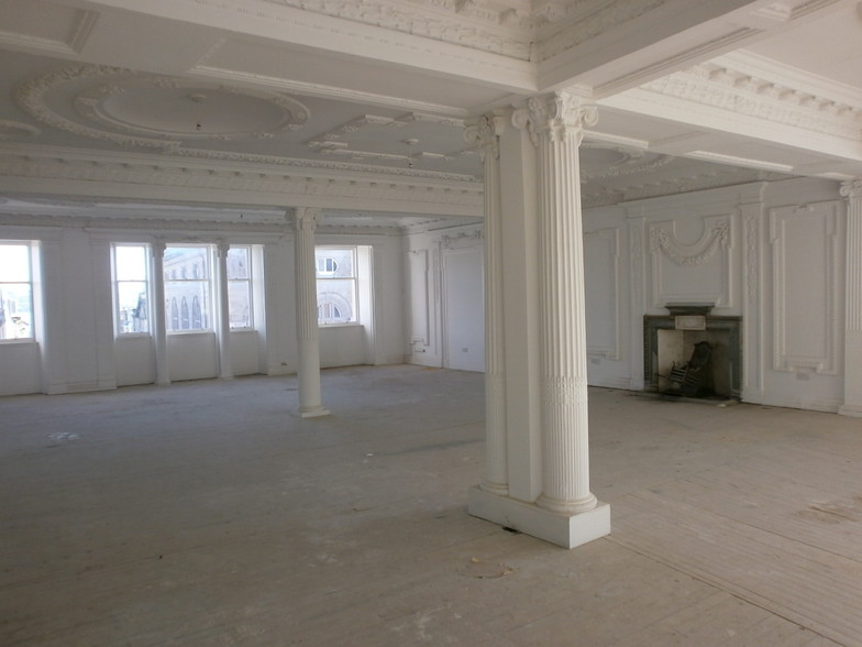 84 High St, Dundee for lease - Interior Photo - Image 1 of 3