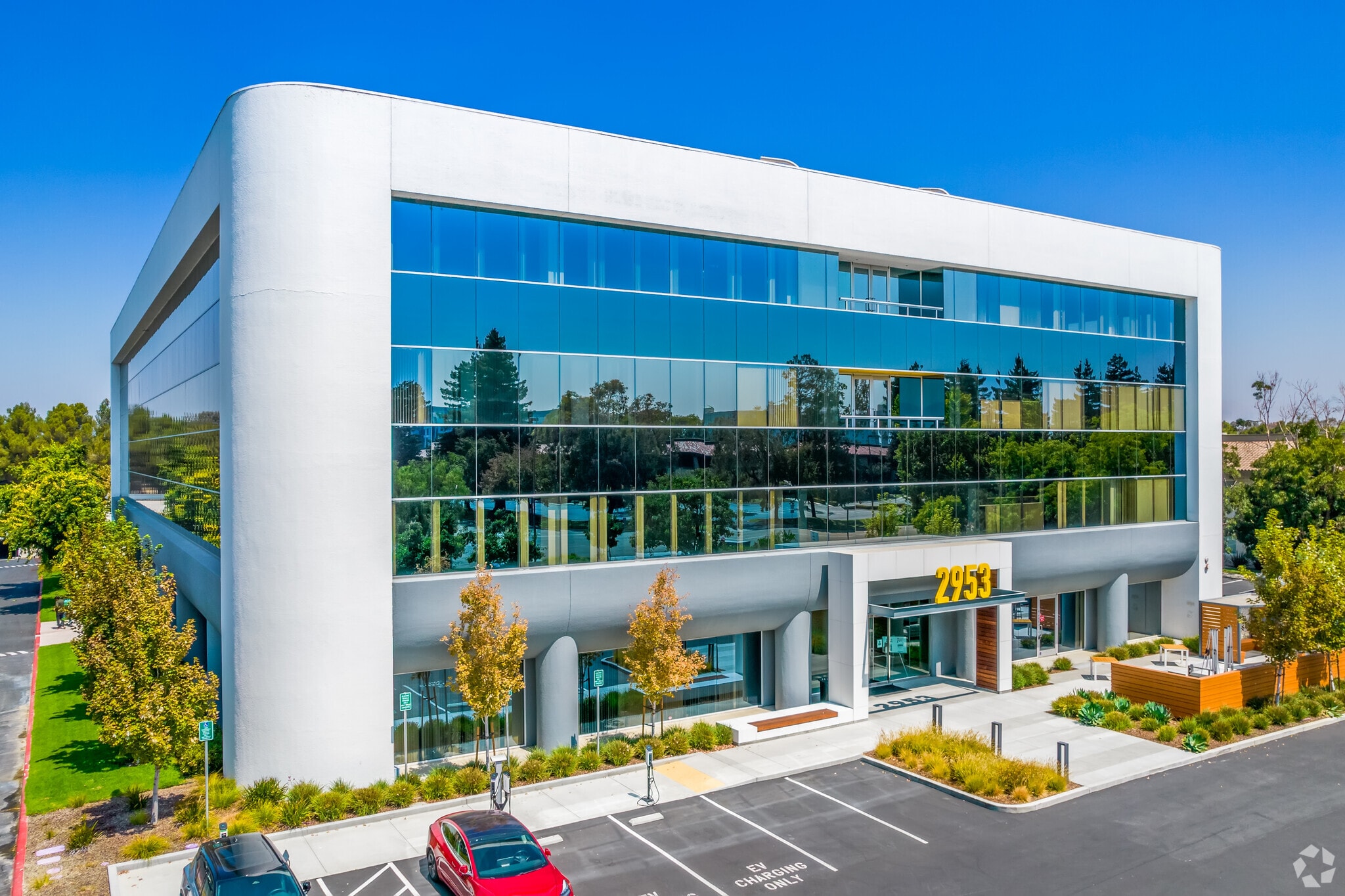2953 Bunker Hill Ln, Santa Clara, CA for lease Primary Photo- Image 1 of 29