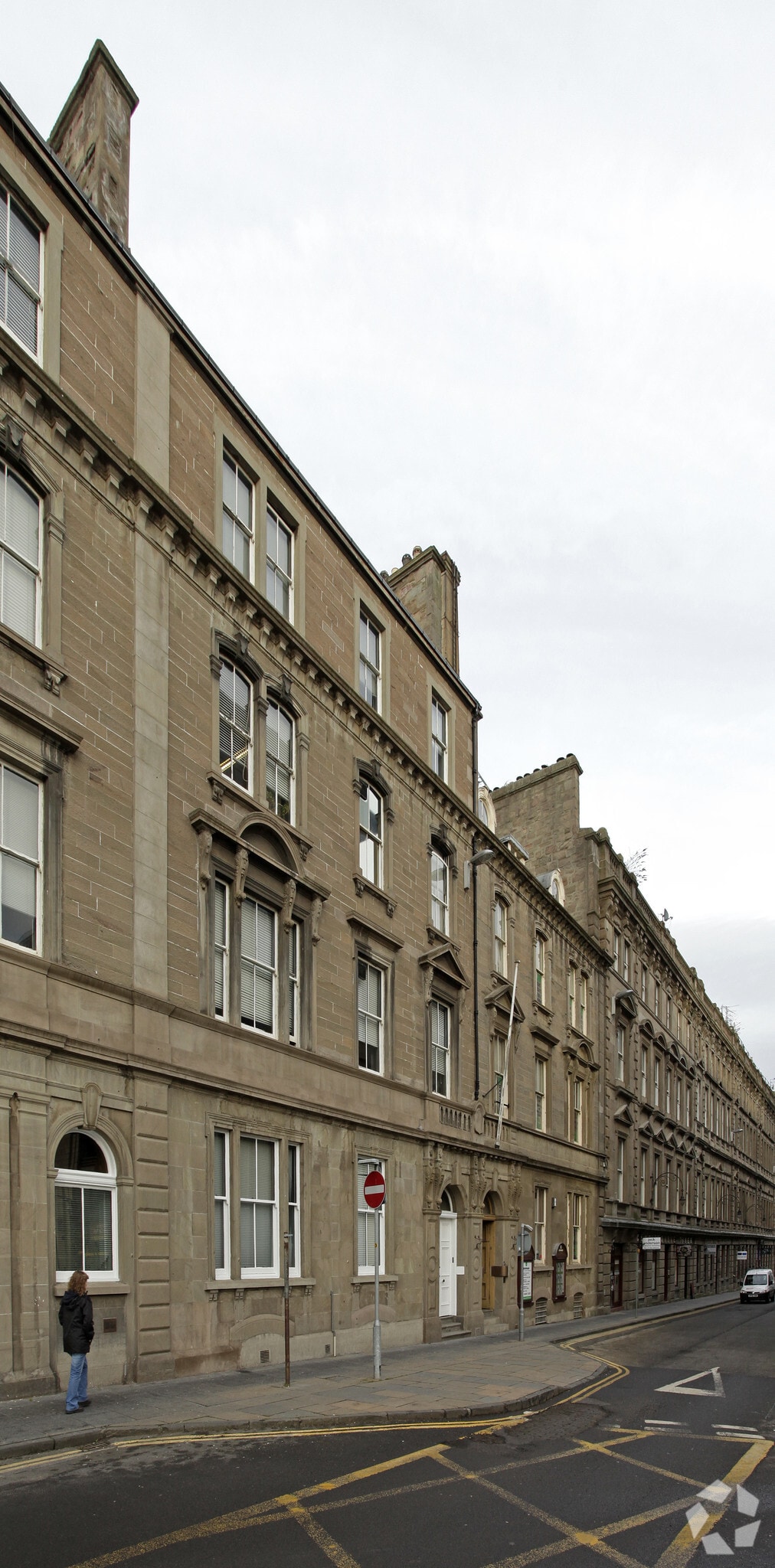 27 Bank St, Dundee for lease Primary Photo- Image 1 of 6