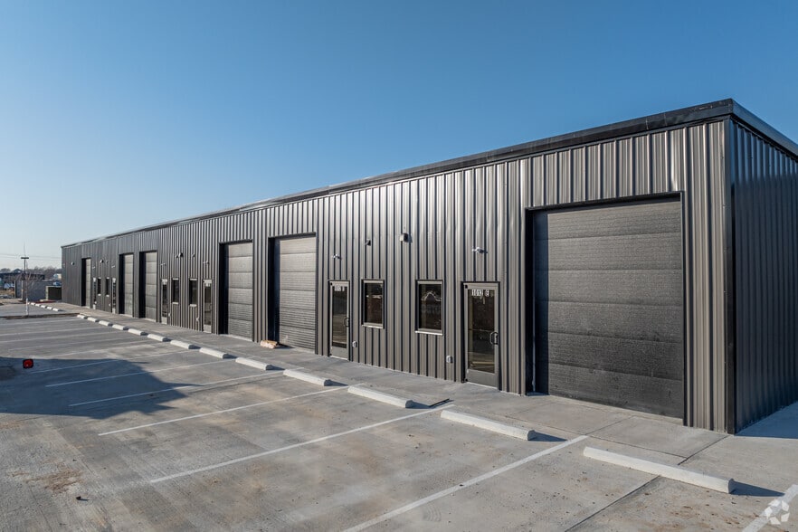 1012 E Henri De Tonti Blvd, Springdale, AR for lease - Building Photo - Image 2 of 7