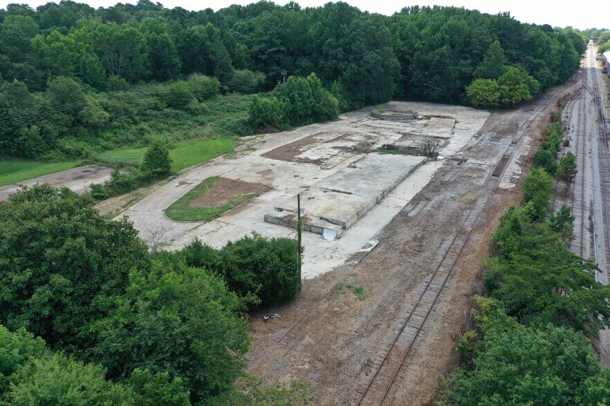 1121 SW Airport St, Gainesville, GA à louer - Photo du bâtiment - Image 3 de 5