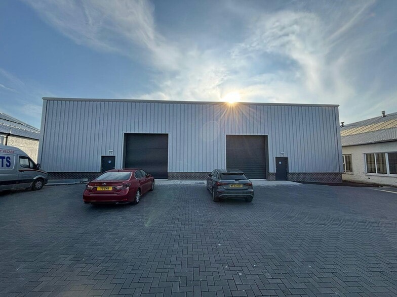 439 Hillington Rd, Glasgow à louer - Photo du bâtiment - Image 2 de 2