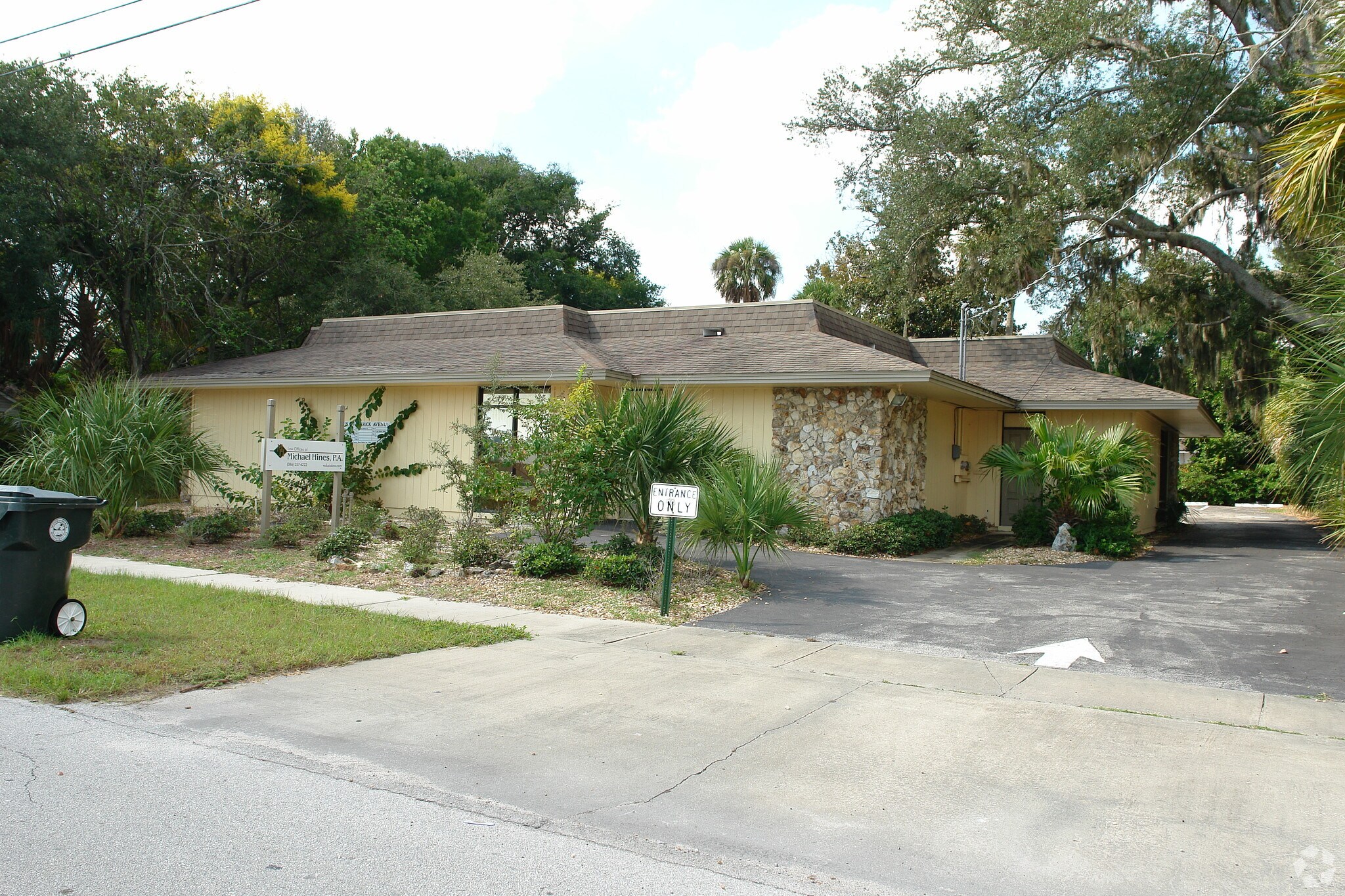 236 N Frederick Ave, Daytona Beach, FL à vendre Photo du bâtiment- Image 1 de 5