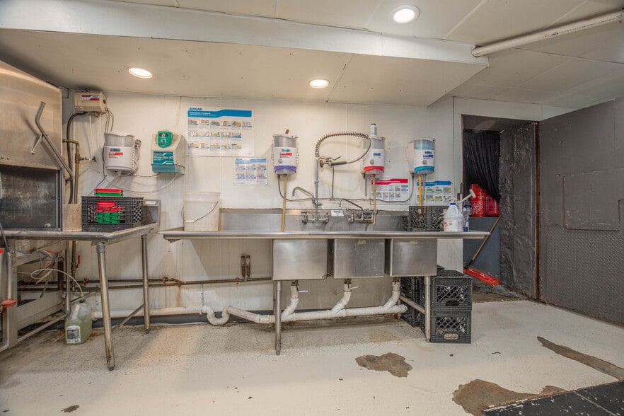 4239 Lindell Blvd, Saint Louis, MO for lease - Building Photo - Image 2 of 6