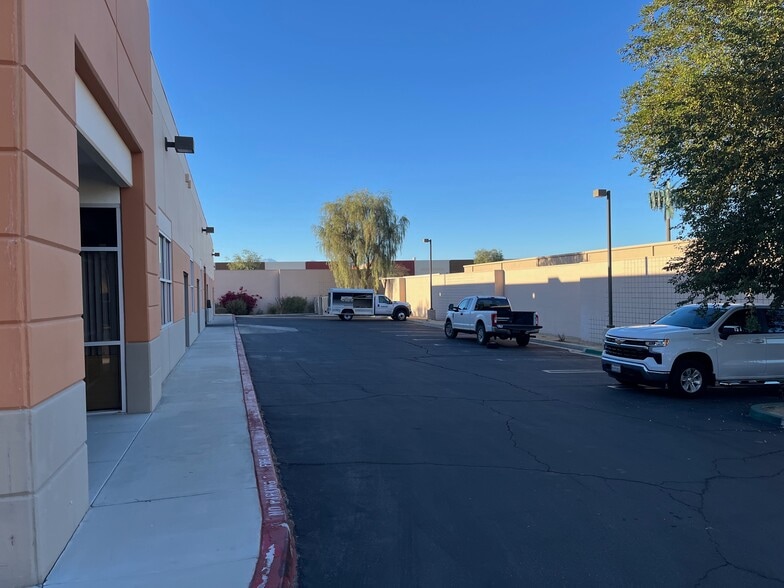 73760 Dinah Shore Dr, Palm Desert, CA for lease - Building Photo - Image 3 of 10