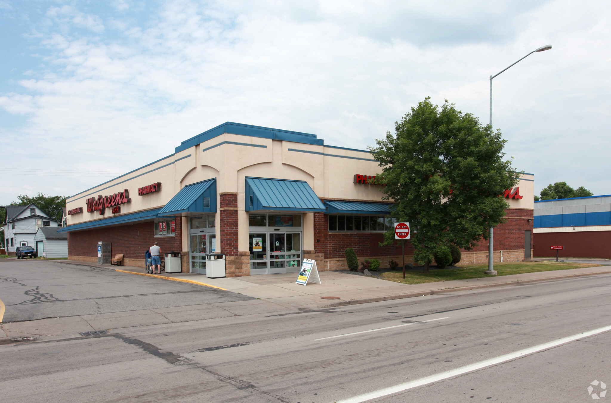 2015 Tower Ave, Superior, WI for sale Primary Photo- Image 1 of 1