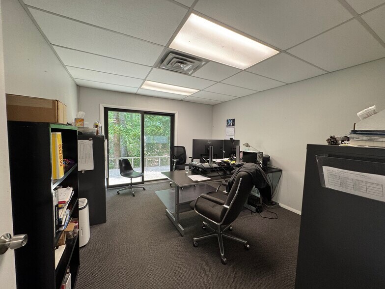 601 Heron Dr, Logan Township, NJ à louer - Photo du bâtiment - Image 3 de 12