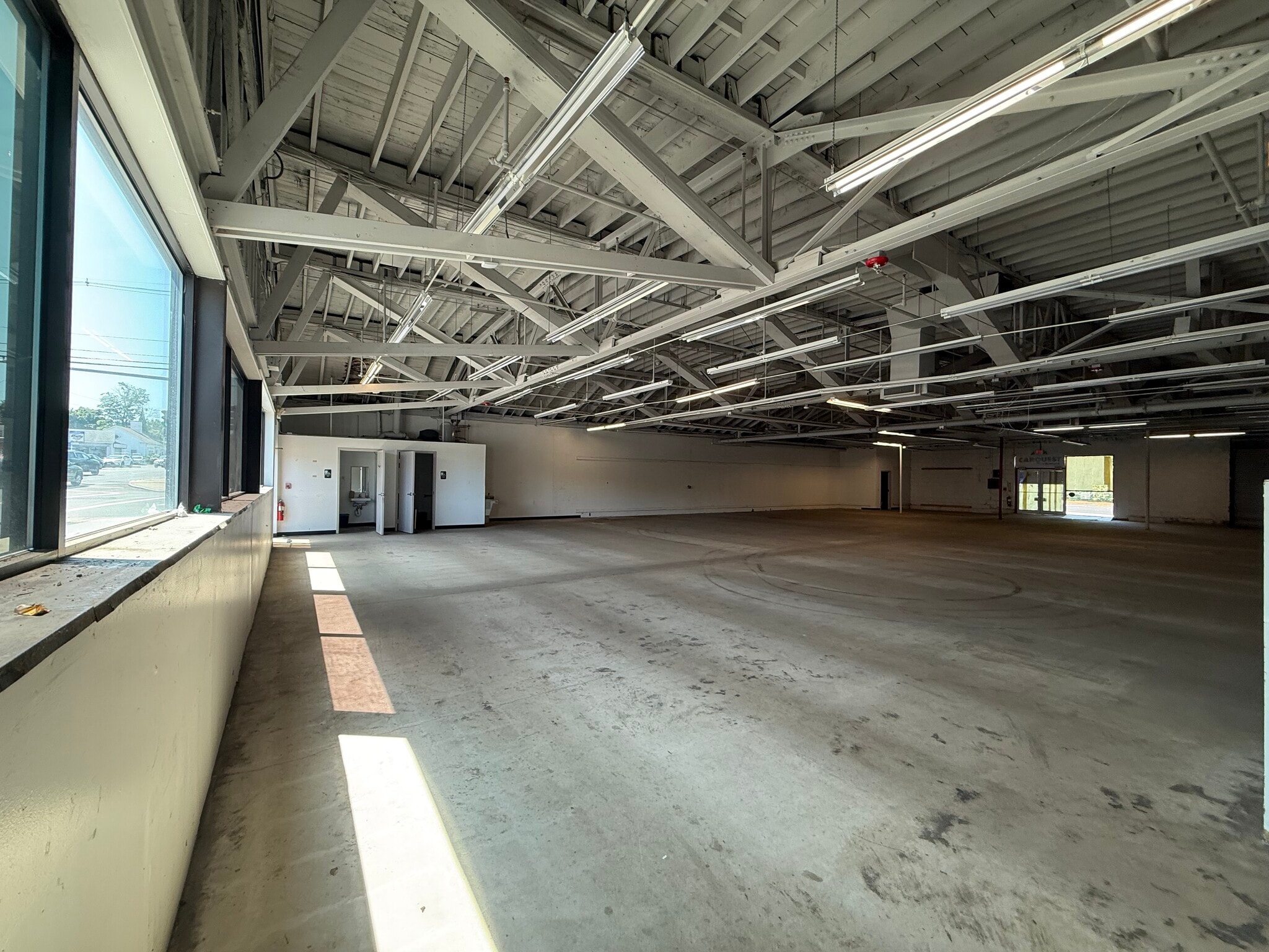 221 Main St, Stoneham, MA for lease Interior Photo- Image 1 of 4