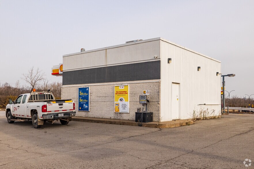 10750 Boul Henri-Bourassa E, Montréal, QC à vendre - Photo du bâtiment - Image 3 de 3