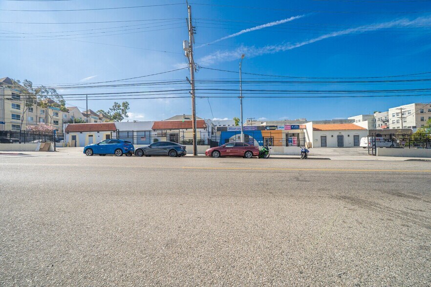 2414-2416 James M Wood Blvd, Los Angeles, CA à vendre - Photo du bâtiment - Image 3 de 5