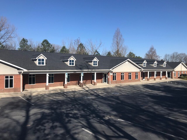 8050 Corporate Center Dr, Charlotte, NC for lease Building Photo- Image 1 of 11