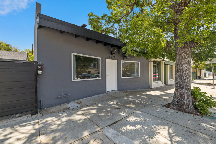 5520 Cahuenga Blvd, North Hollywood, CA à vendre - Photo du bâtiment - Image 1 de 1