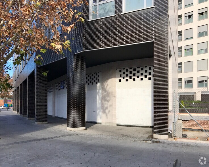 Immeuble residentiel dans Arganda del Rey, Madrid à vendre - Photo du bâtiment - Image 2 de 5