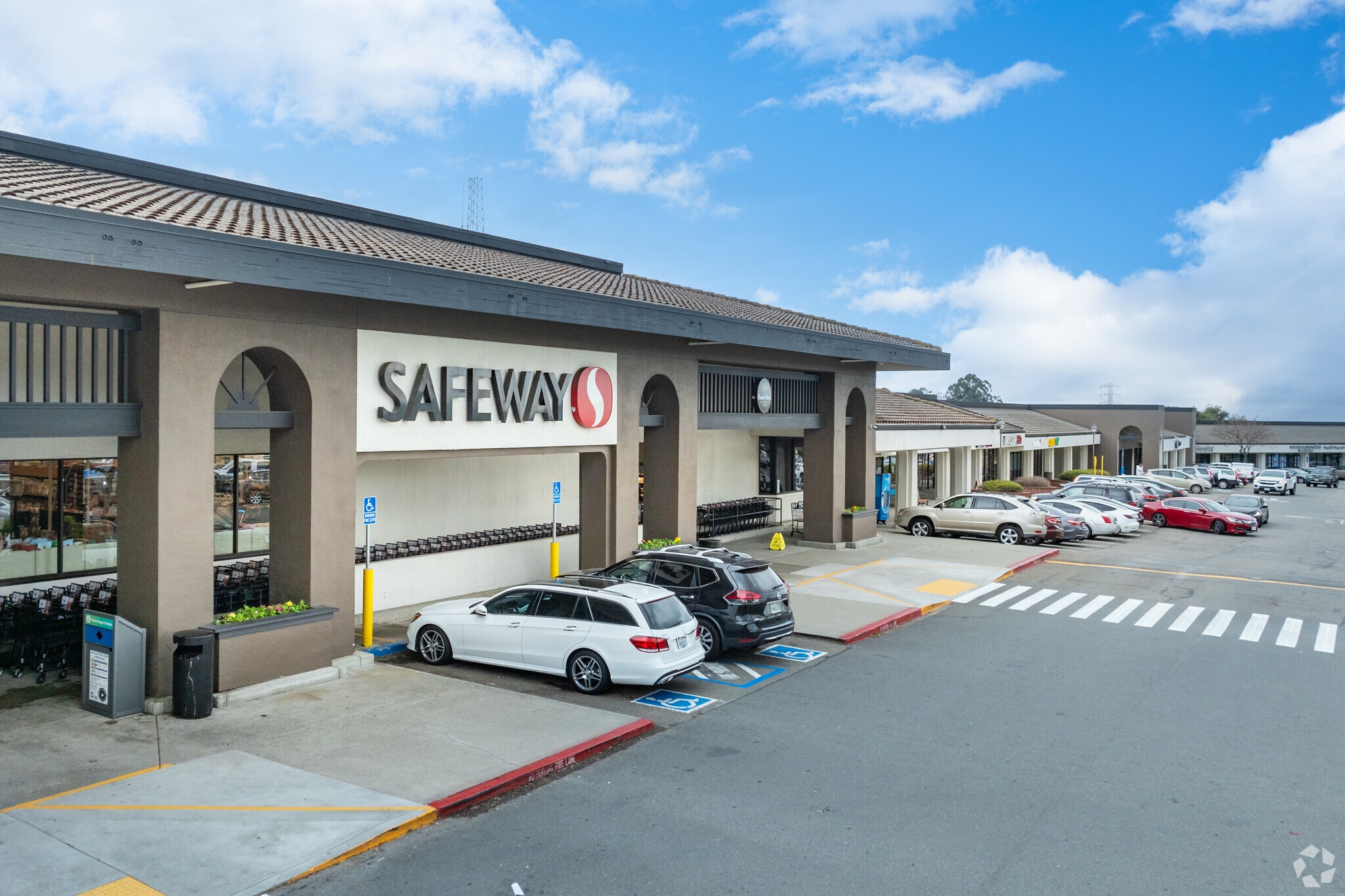 3779-4015 E Castro Valley Blvd, Castro Valley, CA for lease Primary Photo- Image 1 of 6