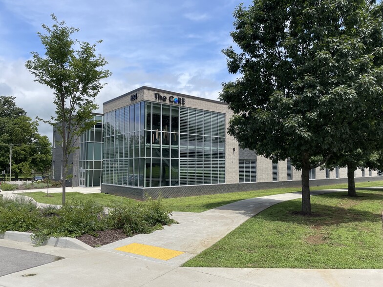 824 Bull Lea Run, Lexington, KY for lease - Building Photo - Image 2 of 16