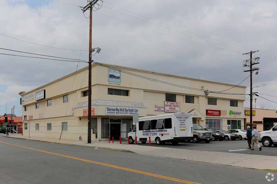 18301-18307 Sherman Way, Reseda, CA for lease - Building Photo - Image 3 of 4