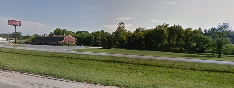 196 McMurray Rd, Flat Rock, NC for sale - Building Photo - Image 2 of 8