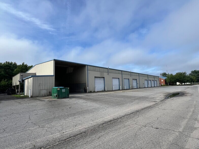 456 Bourne Ave, Garden City, GA for lease - Building Photo - Image 2 of 5
