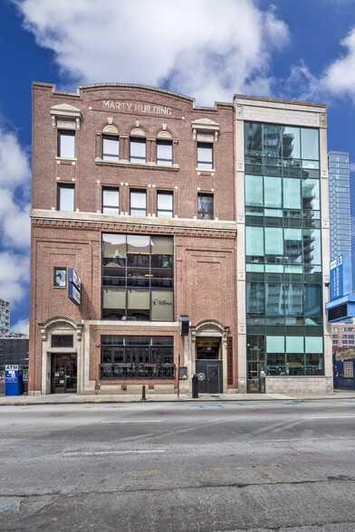 216 W Ohio St, Chicago, IL for lease - Building Photo - Image 3 of 12