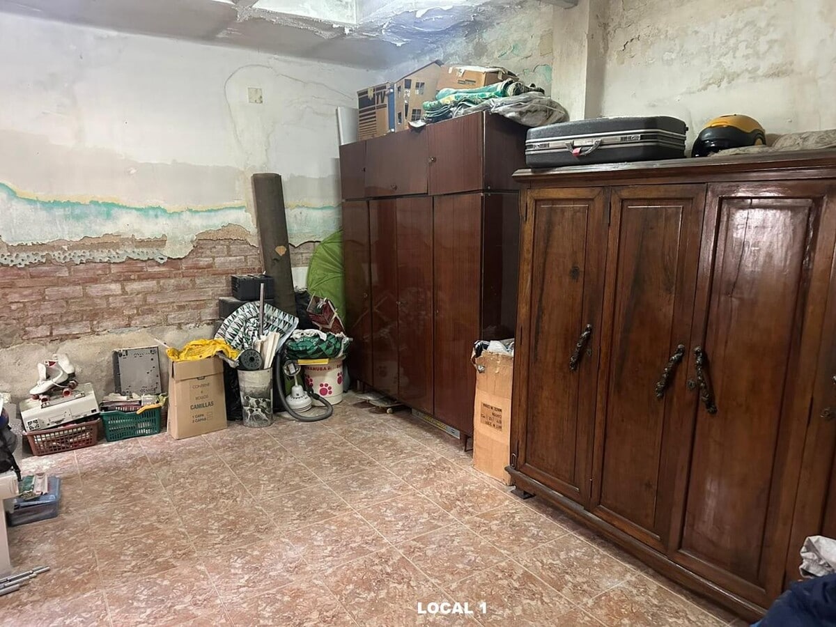 Madrid, MAD 28047 - Unit Puerta 01 + 02, Esc. - - Interior Photo - Image 2 of 6