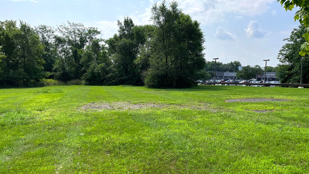 2920 Easton Ave, Bethlehem, PA à louer - Photo du bâtiment - Image 2 de 2